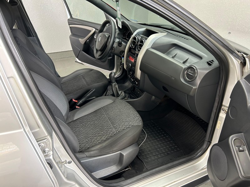 DUSTER 1.6 EXPRESSION 4X2 16V FLEX 4P MANUAL - 2016 - CAXIAS DO SUL