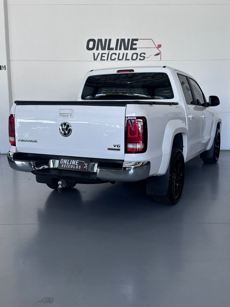 AMAROK 3.0 V6 TDI HIGHLINE CD DIESEL 4MOTION AUTOMÁTICO - 2019 - FARROUPILHA