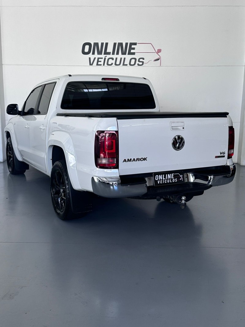 AMAROK 3.0 V6 TDI HIGHLINE CD DIESEL 4MOTION AUTOMÁTICO - 2019 - FARROUPILHA