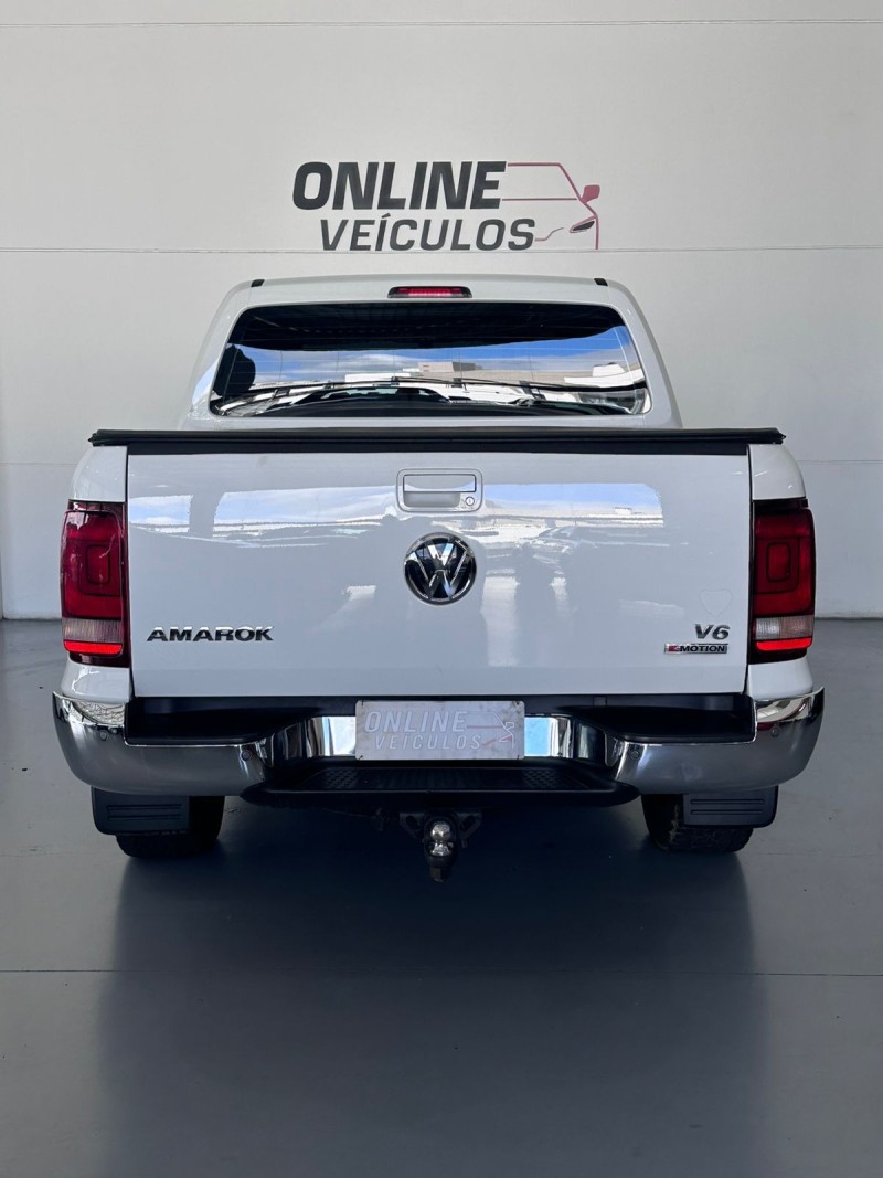 AMAROK 3.0 V6 TDI HIGHLINE CD DIESEL 4MOTION AUTOMÁTICO - 2019 - FARROUPILHA