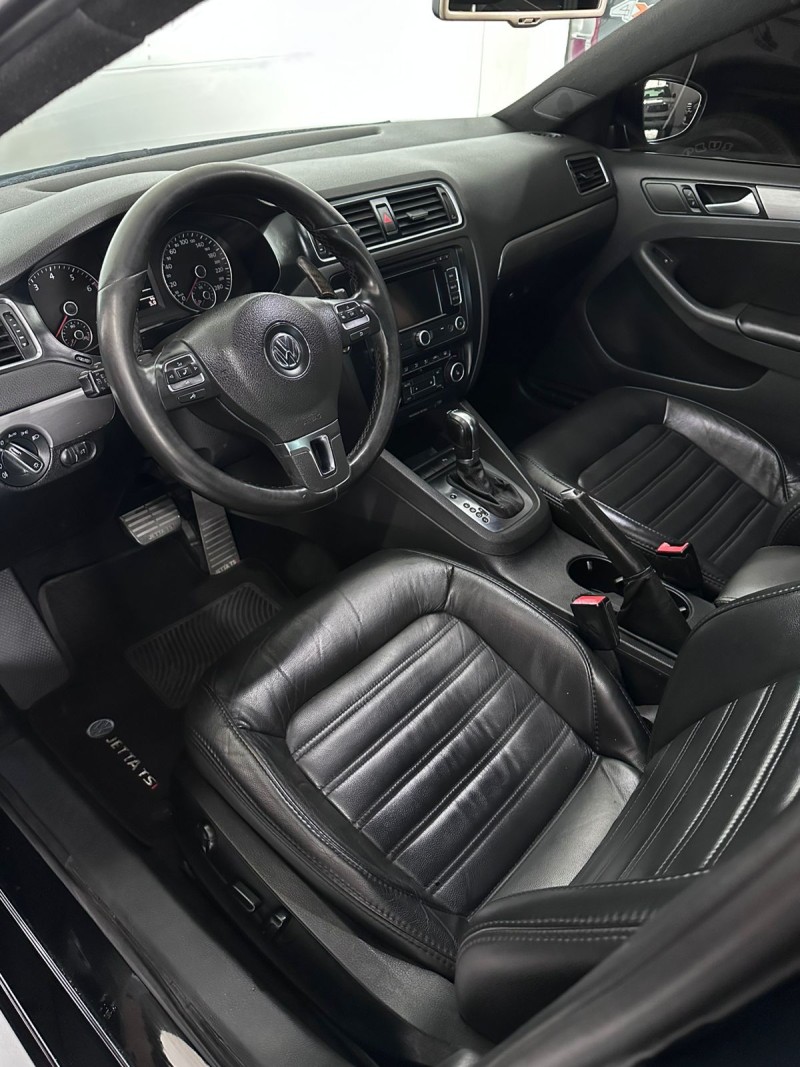 JETTA 2.0 TSI HIGHLINE 200CV GASOLINA 4P TIPTRONIC - 2012 - FARROUPILHA