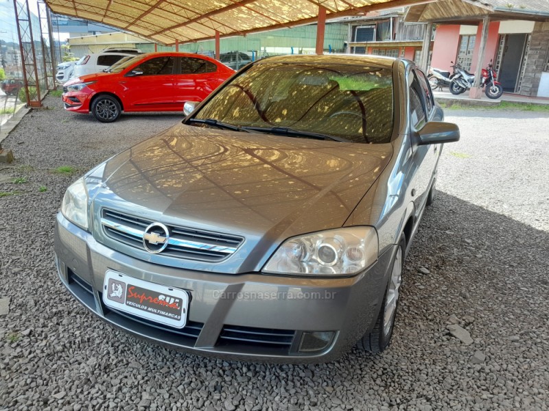 ASTRA 2.0 MPFI ADVANTAGE 8V FLEX 4P MANUAL - 2010 - VERANóPOLIS
