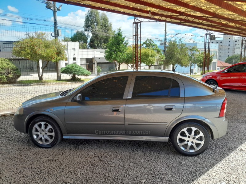 ASTRA 2.0 MPFI ADVANTAGE 8V FLEX 4P MANUAL - 2010 - VERANóPOLIS