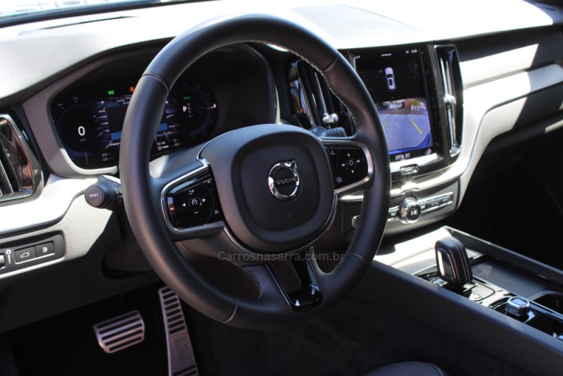 XC60 2.0 T8 R DESIGN HYBRID GASOLINA 4P AUTOMÁTICO - 2022 - CAXIAS DO SUL