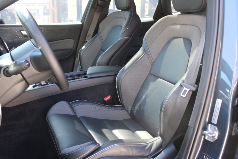 XC60 2.0 T8 R DESIGN HYBRID GASOLINA 4P AUTOMÁTICO - 2022 - CAXIAS DO SUL