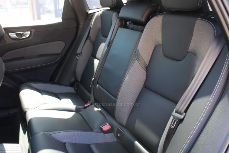 XC60 2.0 T8 R DESIGN HYBRID GASOLINA 4P AUTOMÁTICO - 2022 - CAXIAS DO SUL