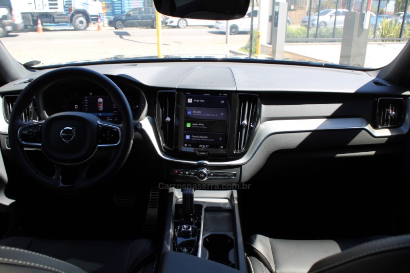 XC60 2.0 T8 R DESIGN HYBRID GASOLINA 4P AUTOMÁTICO - 2022 - CAXIAS DO SUL