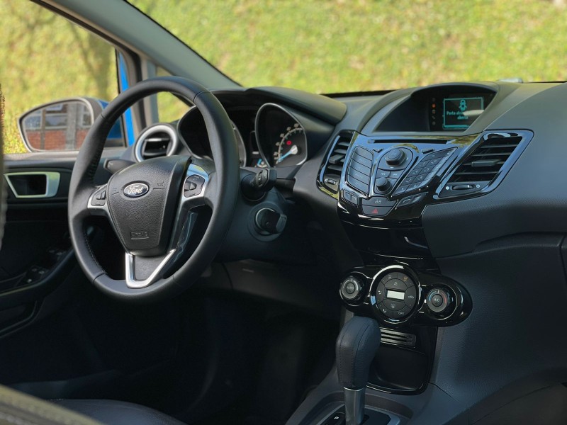 FIESTA 1.6 TITANIUM HATCH 16V FLEX 4P AUTOMÁTICO - 2015 - FARROUPILHA