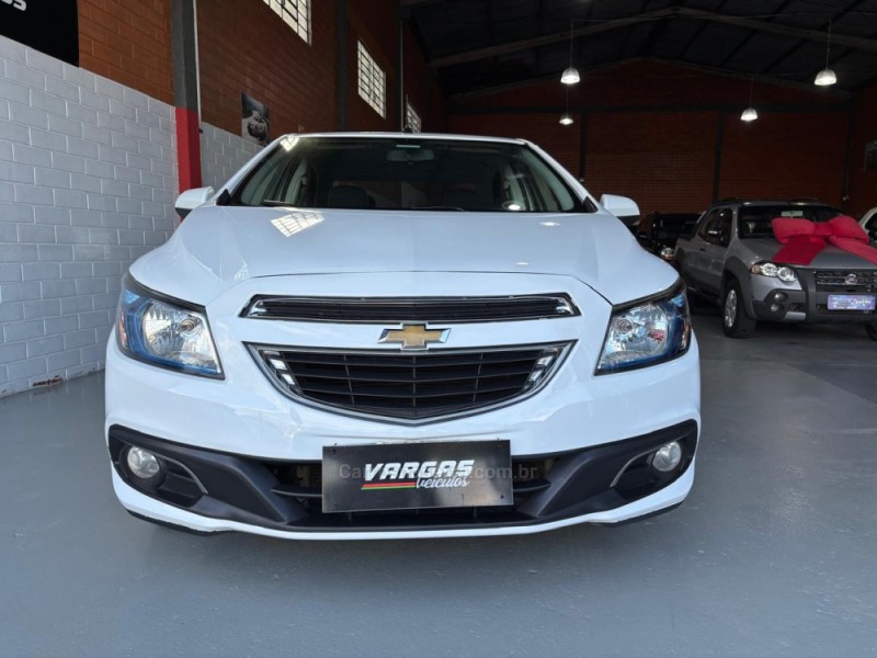 PRISMA 1.4 MPFI LTZ 8V FLEX 4P MANUAL - 2015 - CAXIAS DO SUL