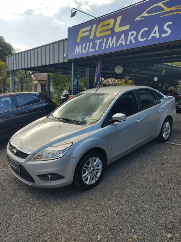 FOCUS 2.0 GLX SEDAN 16V FLEX 4P MANUAL