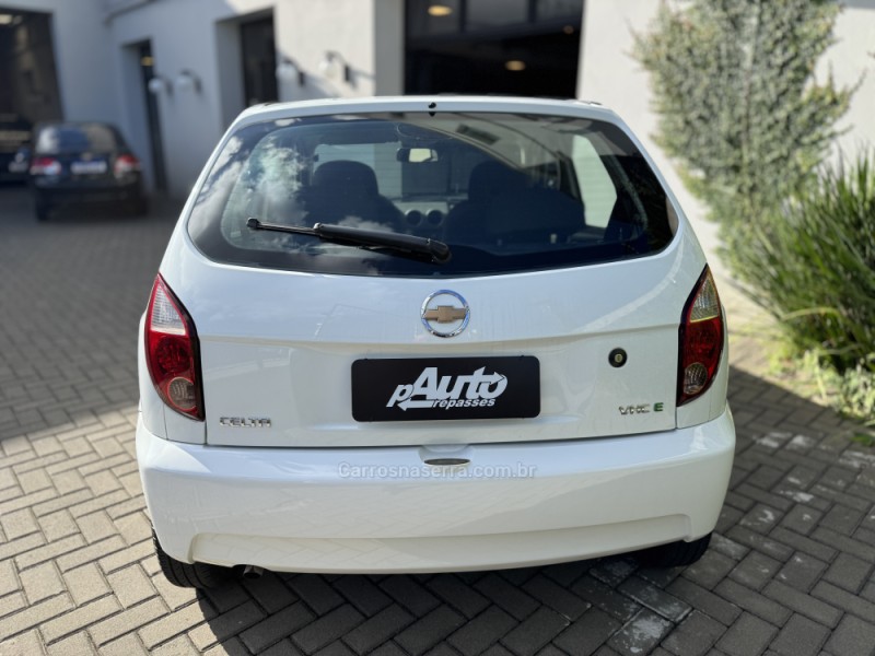 CELTA 1.0 MPFI VHC SPIRIT 8V FLEX 4P MANUAL - 2010 - FARROUPILHA