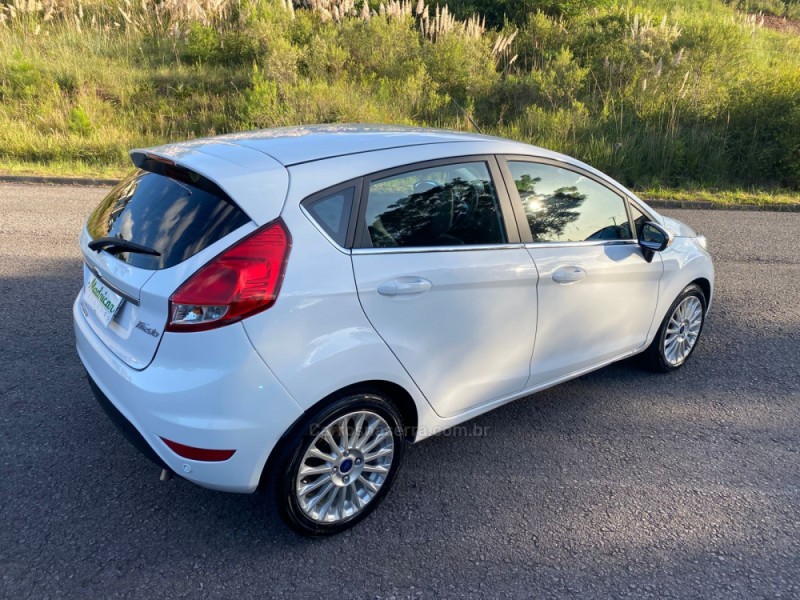 FIESTA 1.6 TITANIUM HATCH 16V FLEX 4P AUTOMÁTICO - 2017 - FLORES DA CUNHA