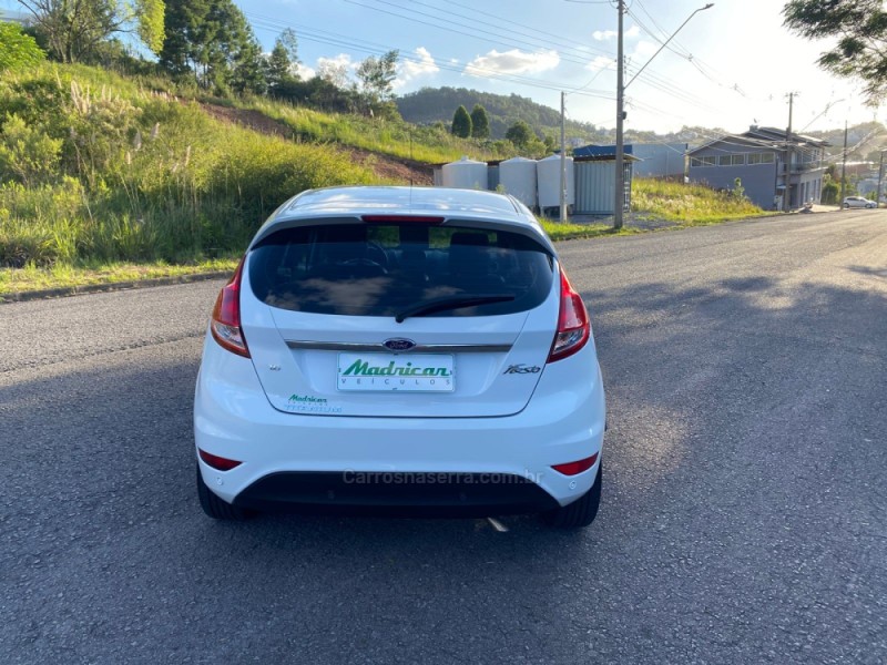 FIESTA 1.6 TITANIUM HATCH 16V FLEX 4P AUTOMÁTICO - 2017 - FLORES DA CUNHA
