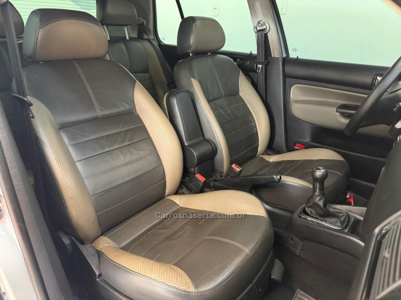 GOLF 1.6 MI SPORTLINE 8V FLEX 4P MANUAL - 2009 - BOM RETIRO DO SUL