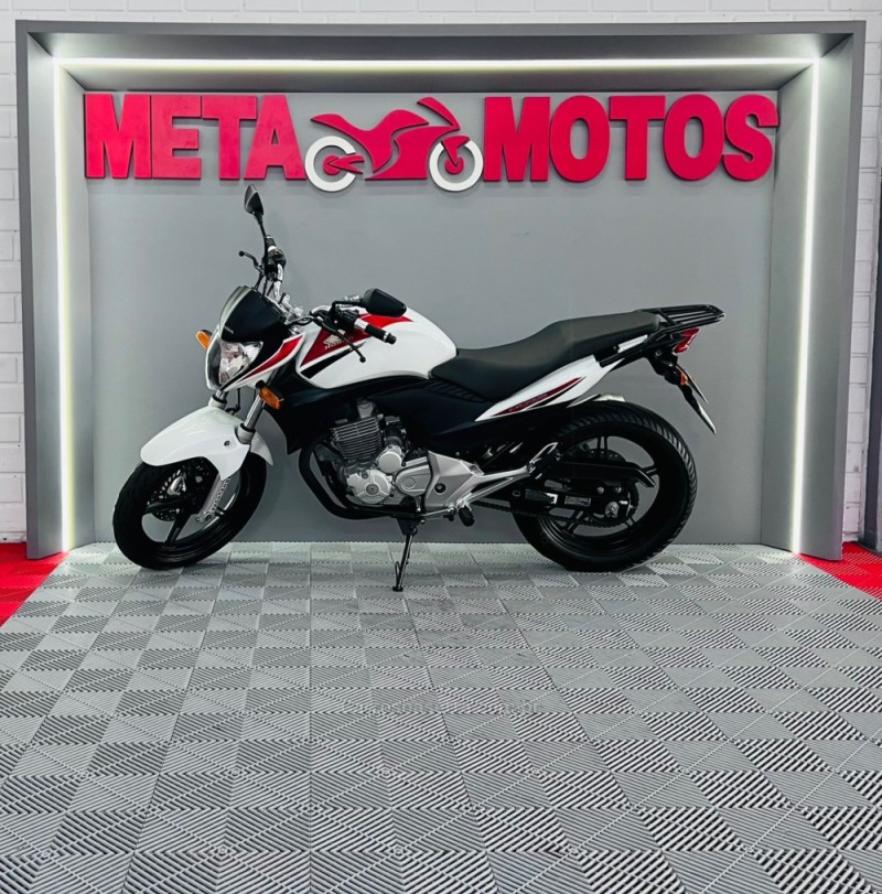 CB 300R  - 2012 - CAMPO BOM