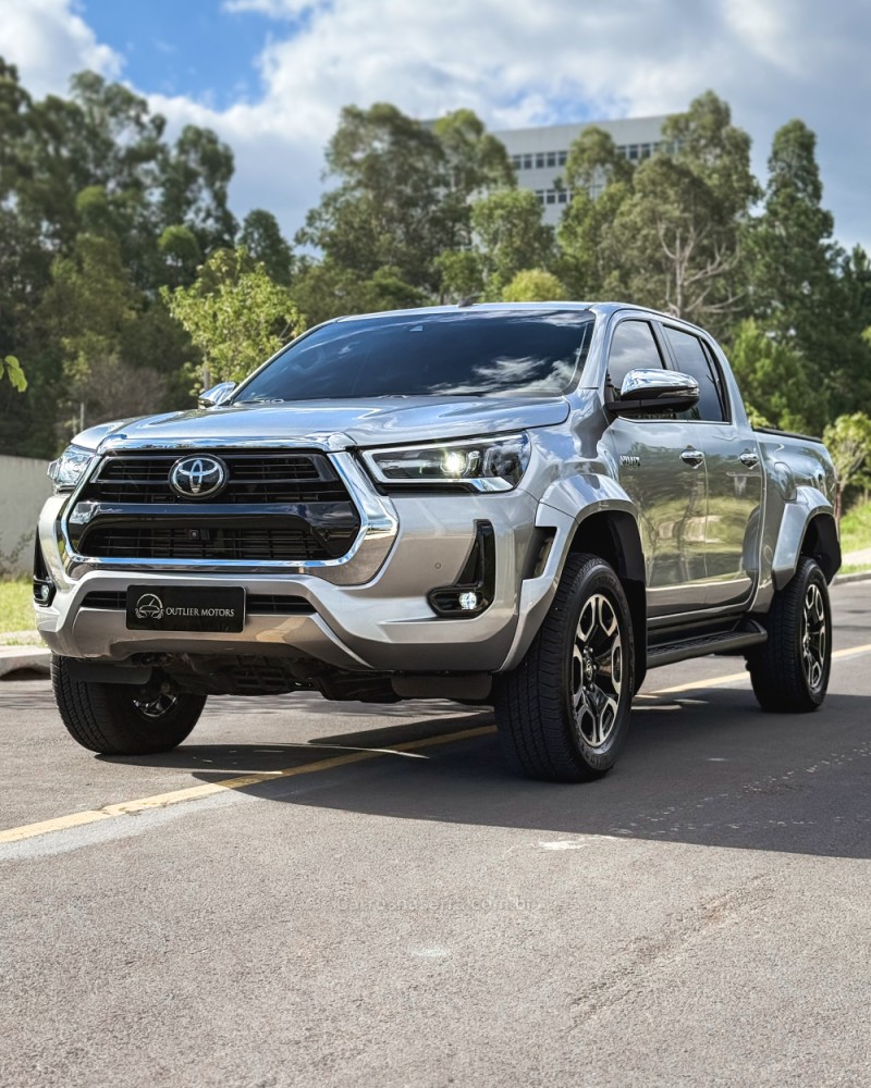 HILUX 2.8 SRX PLUS 4X4 CD TURBO DIESEL 4P AUTOMÁTICO - 2024 - NOVO HAMBURGO