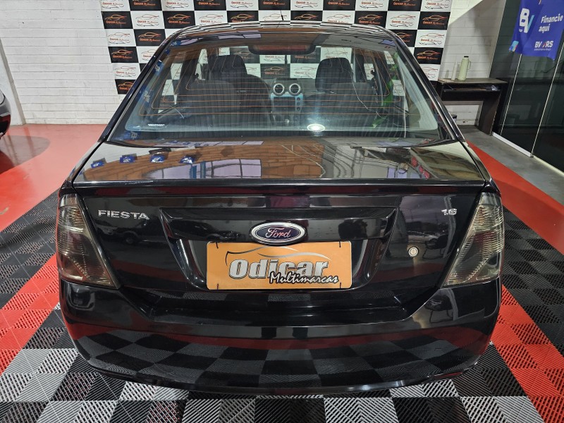 FIESTA 1.6 MPI CLASS SEDAN 8V FLEX 4P MANUAL - 2013 - CAXIAS DO SUL