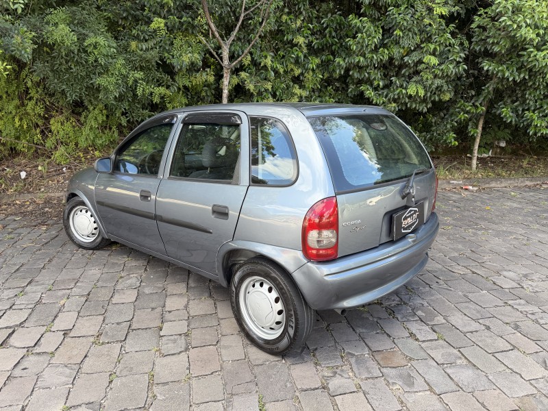 CORSA 1.0 MPFI SUPER 16V GASOLINA 4P MANUAL - 2001 - CAXIAS DO SUL