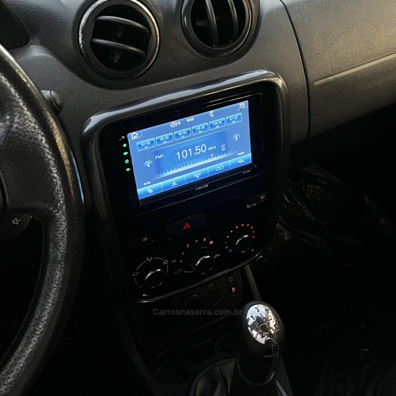 DUSTER 1.6 DYNAMIQUE 4X2 16V FLEX 4P MANUAL - 2014 - VACARIA