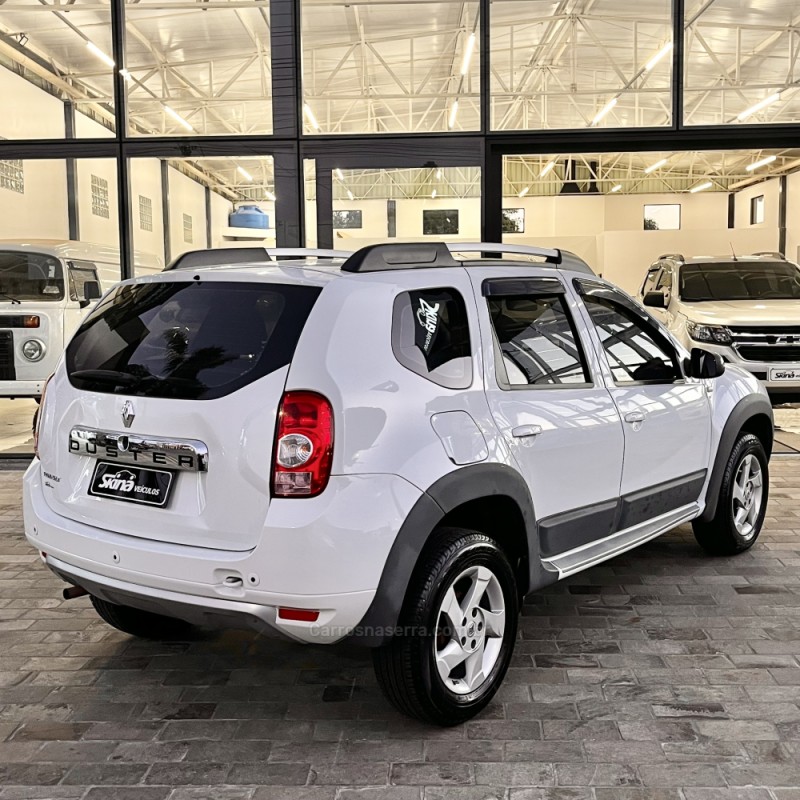 DUSTER 1.6 DYNAMIQUE 4X2 16V FLEX 4P MANUAL - 2014 - VACARIA