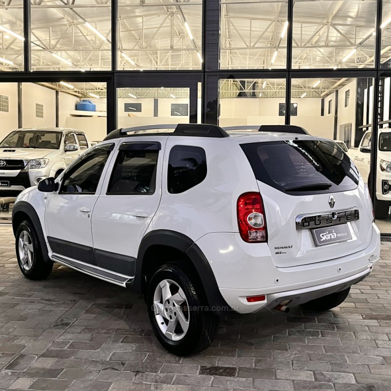 DUSTER 1.6 DYNAMIQUE 4X2 16V FLEX 4P MANUAL - 2014 - VACARIA