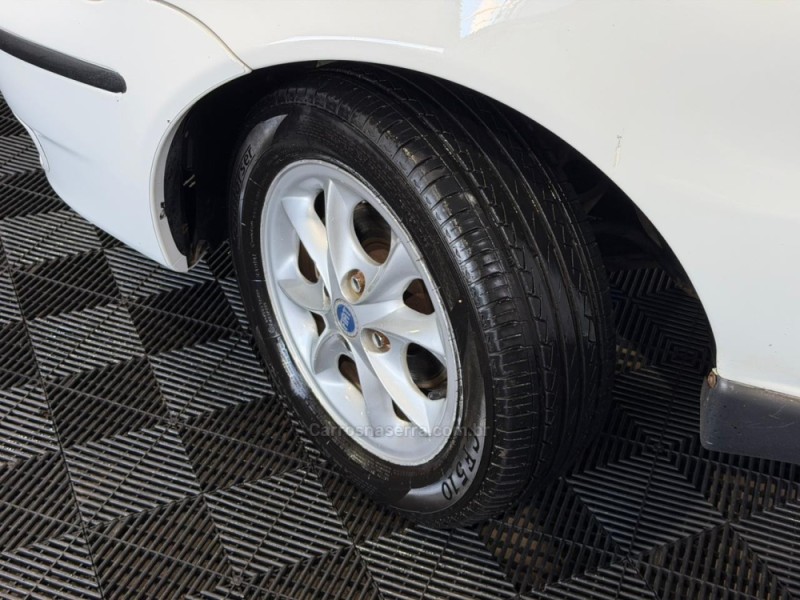 PALIO 1.3 MPI FIRE ELX 16V GASOLINA 4P MANUAL - 2001 - VACARIA