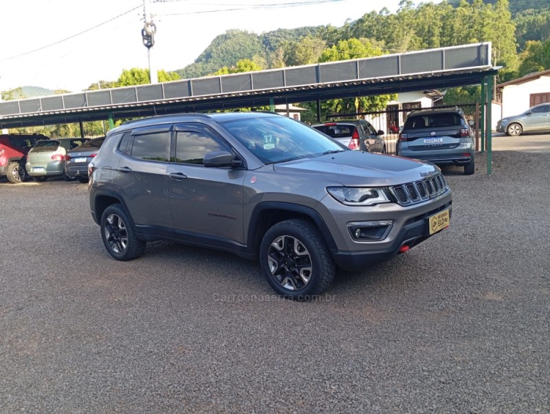 COMPASS 2.0 TRAILHAWK TD350 TURBO DIESEL 4X4 4P AUTOMÁTICO - 2017 - PICADA CAFé