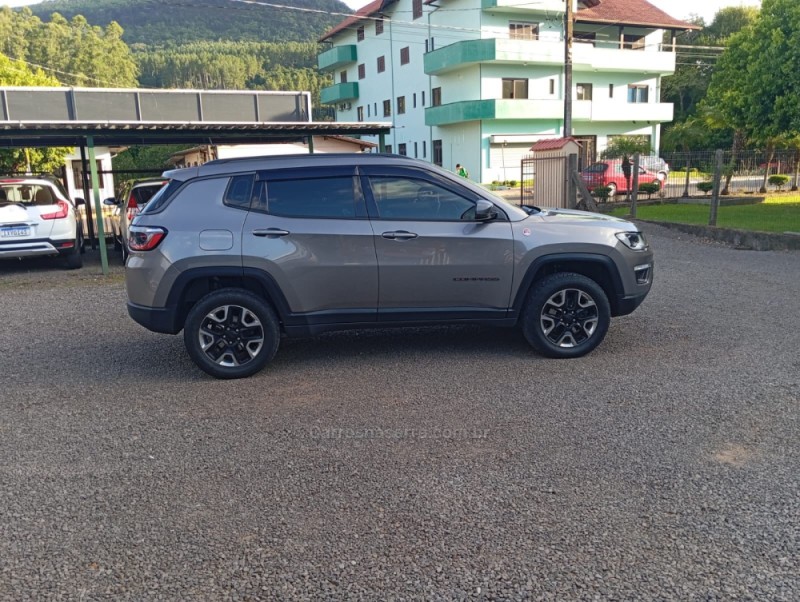 COMPASS 2.0 TRAILHAWK TD350 TURBO DIESEL 4X4 4P AUTOMÁTICO - 2017 - PICADA CAFé