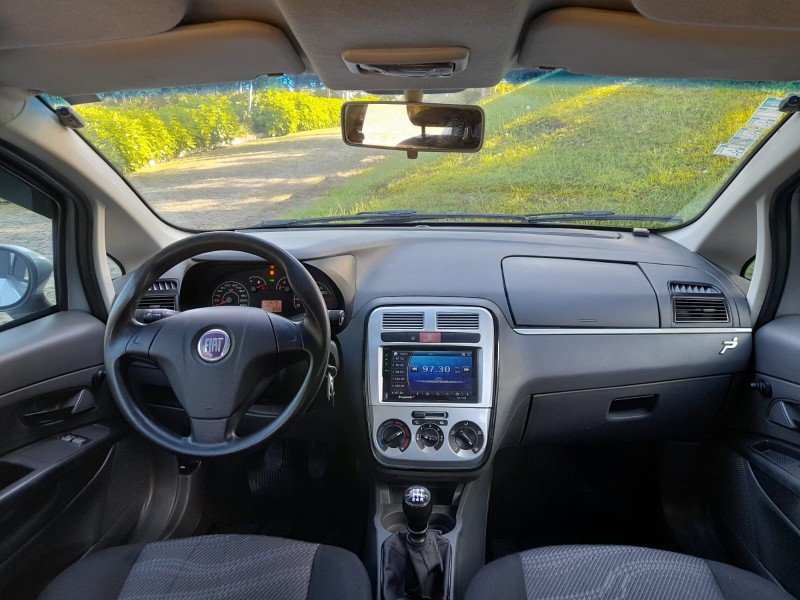 PUNTO 1.4 ATTRACTIVE 8V FLEX 4P MANUAL - 2011 - FARROUPILHA