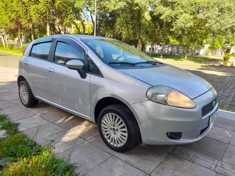 PUNTO 1.4 ATTRACTIVE 8V FLEX 4P MANUAL - 2011 - FARROUPILHA