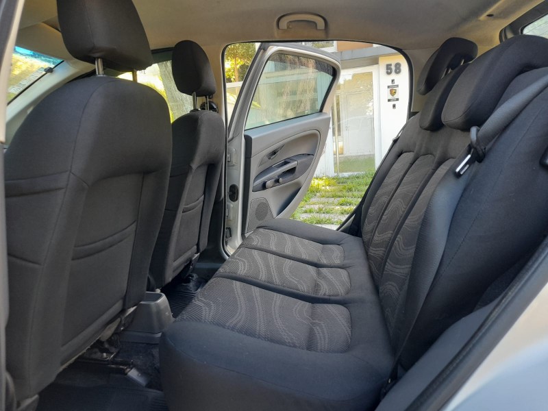 PUNTO 1.4 ATTRACTIVE 8V FLEX 4P MANUAL - 2011 - FARROUPILHA