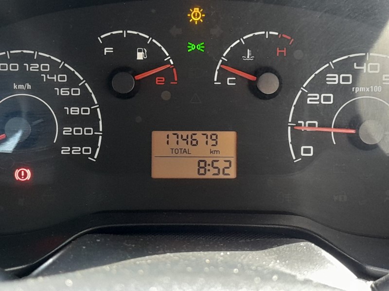 PUNTO 1.4 ATTRACTIVE 8V FLEX 4P MANUAL - 2011 - FARROUPILHA