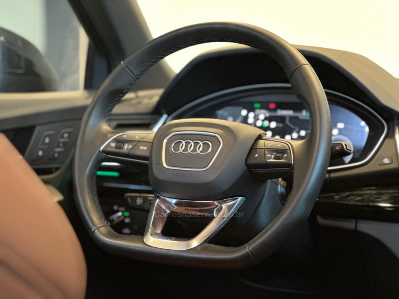 Q5 2.0 TFSI S LINE BLACK QUATTRO S TRONIC GASOLINA 4P - 2022 - CAXIAS DO SUL