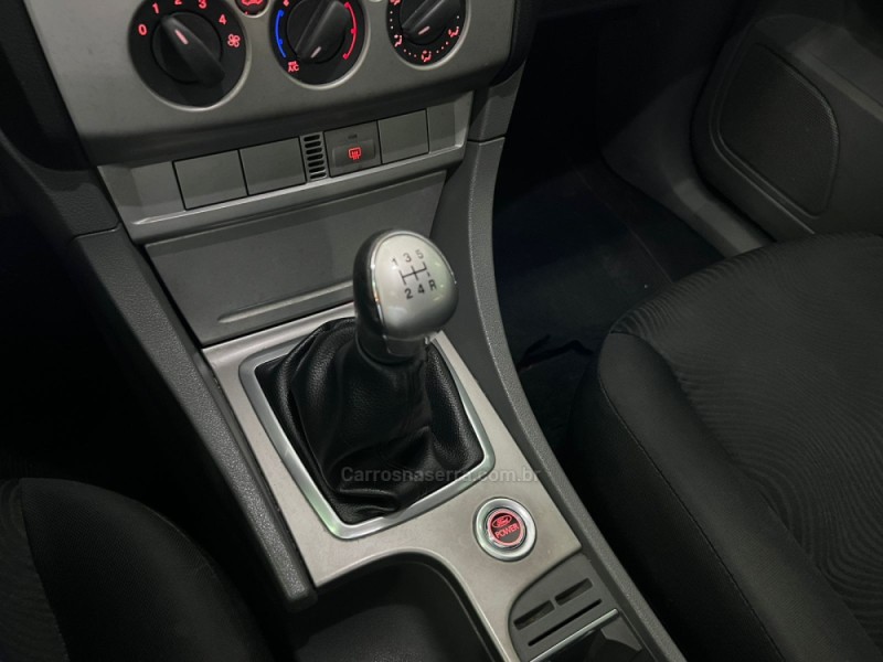 FOCUS 2.0 GLX 16V FLEX 4P MANUAL - 2013 - CAXIAS DO SUL
