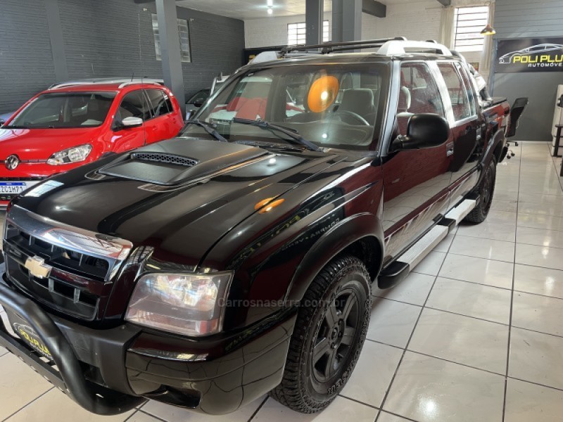 S10 2.4 MPFI RODEIO 4X2 CD 8V FLEX 4P MANUAL - 2011 - CAXIAS DO SUL