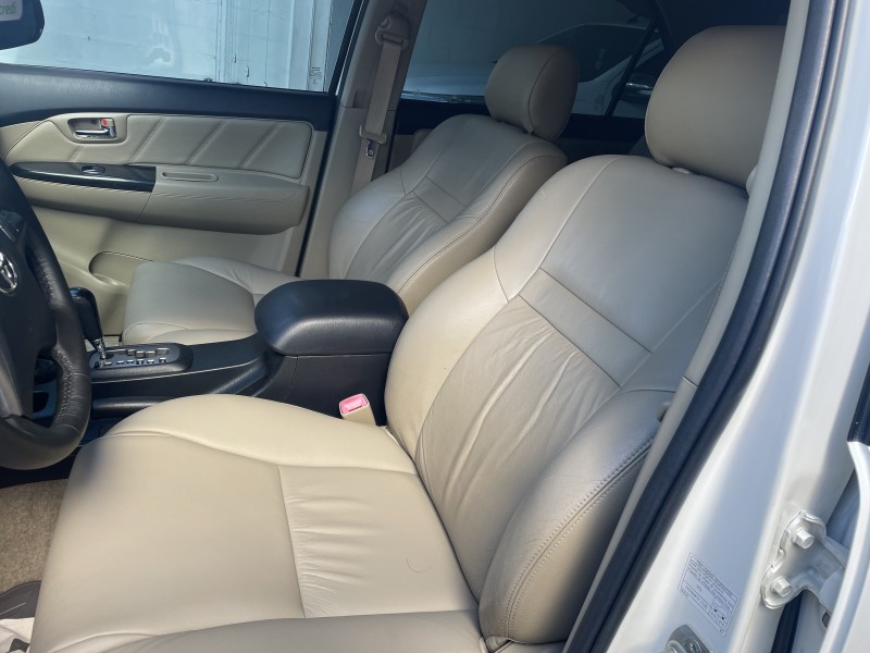 HILUX SW4 3.0 SRV 4X4 7 LUGARES 16V TURBO INTERCOOLER DIESEL 4P AUTOMÁTICO - 2014 - CAXIAS DO SUL