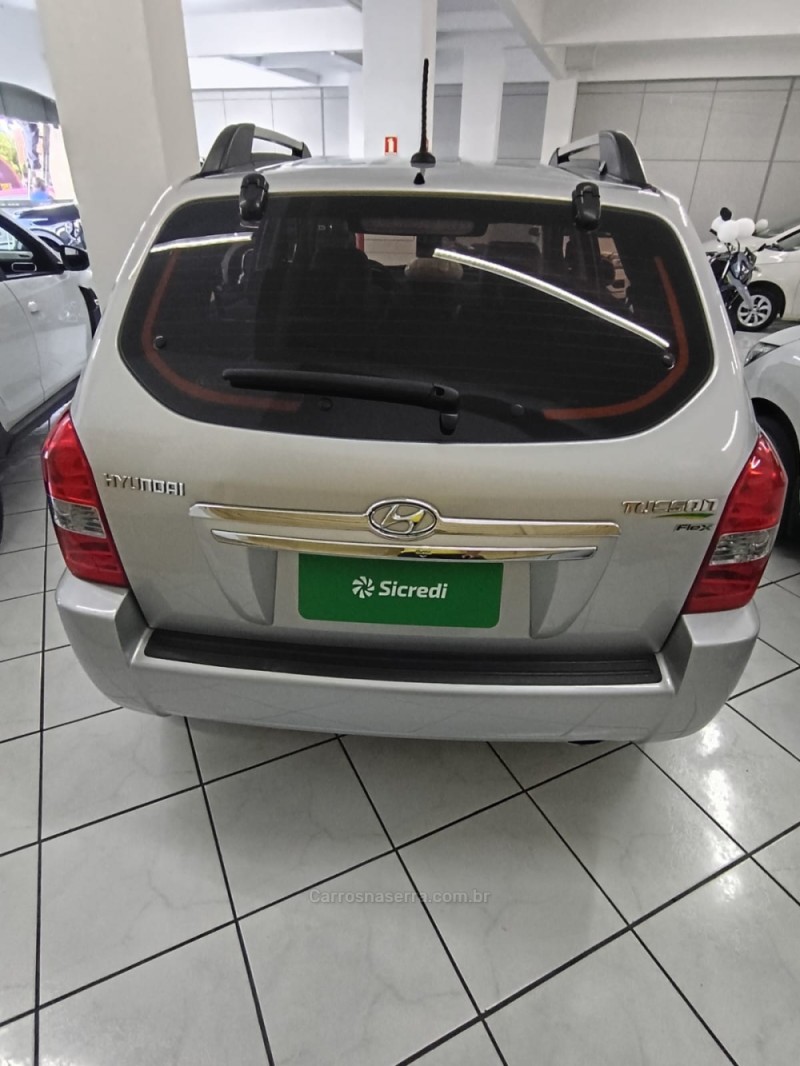 TUCSON 2.0 MPFI GLS 16V 143CV 2WD FLEX 4P AUTOMÁTICO - 2015 - NOVA PETRóPOLIS