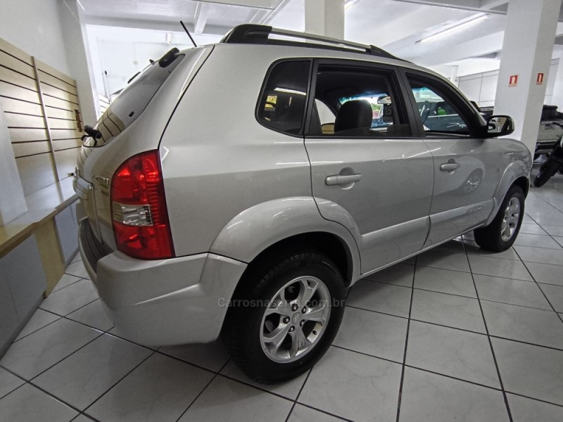 TUCSON 2.0 MPFI GLS 16V 143CV 2WD FLEX 4P AUTOMÁTICO - 2015 - NOVA PETRóPOLIS