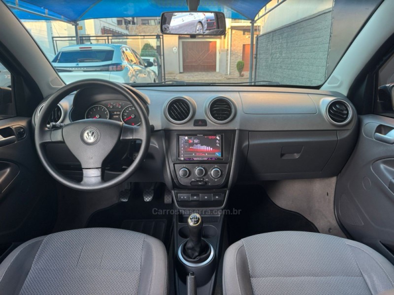 VOYAGE 1.6 MI HIGHLINE 8V FLEX 4P MANUAL - 2011 - ESTâNCIA VELHA