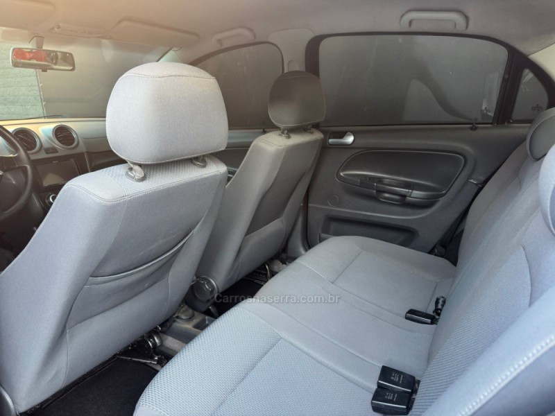 VOYAGE 1.6 MI HIGHLINE 8V FLEX 4P MANUAL - 2011 - ESTâNCIA VELHA