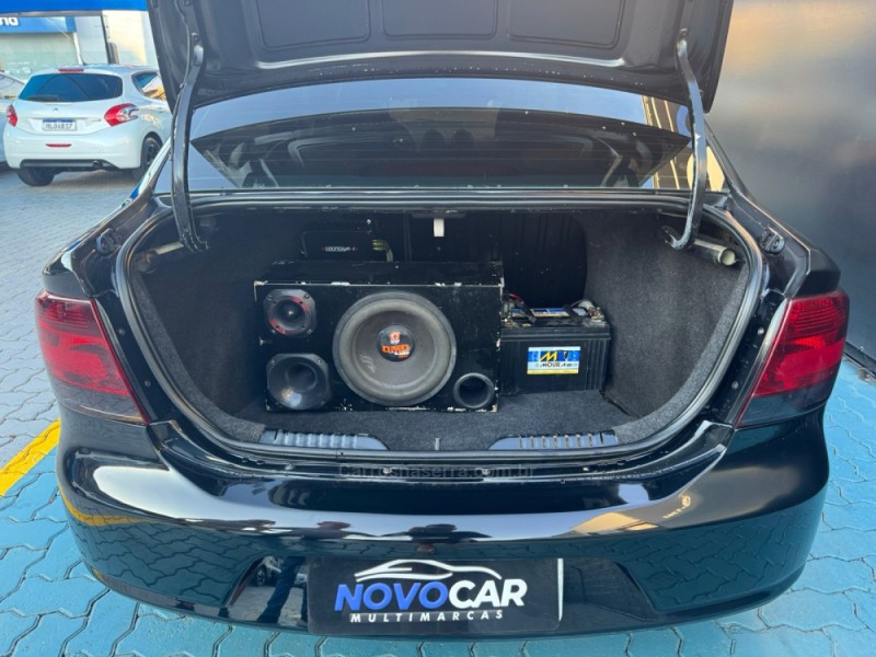 VOYAGE 1.6 MI HIGHLINE 8V FLEX 4P MANUAL - 2011 - ESTâNCIA VELHA