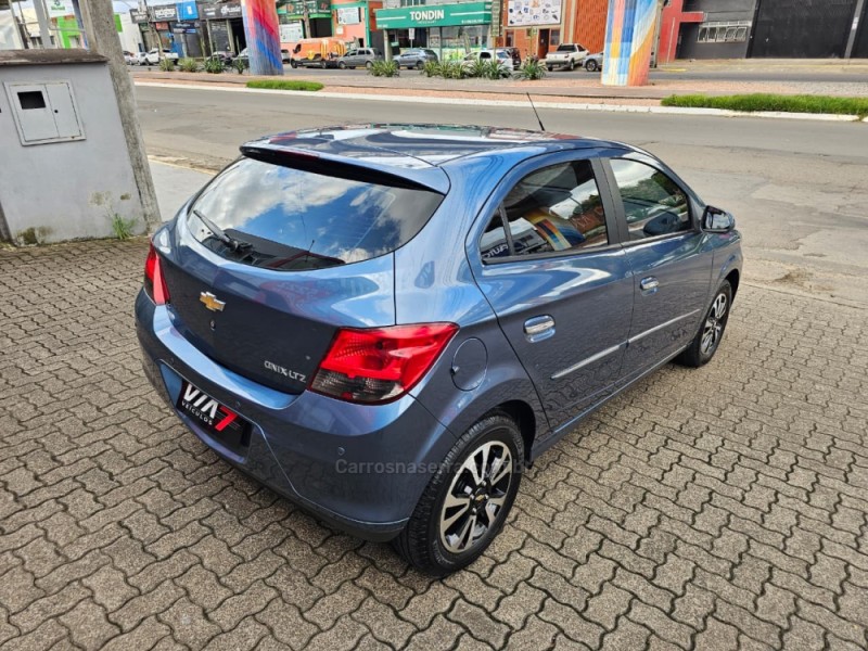 ONIX 1.4 MPFI LTZ 8V FLEX 4P MANUAL - 2015 - NOVO HAMBURGO