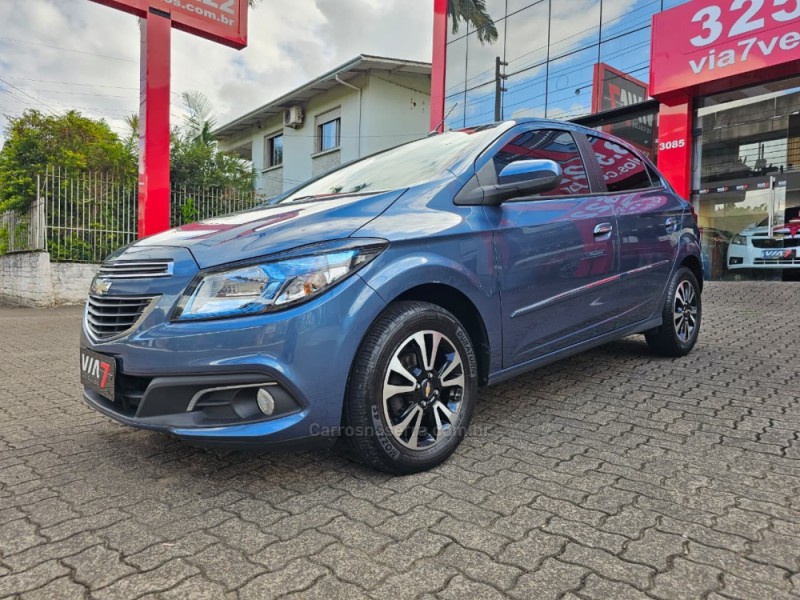 ONIX 1.4 MPFI LTZ 8V FLEX 4P MANUAL - 2015 - NOVO HAMBURGO