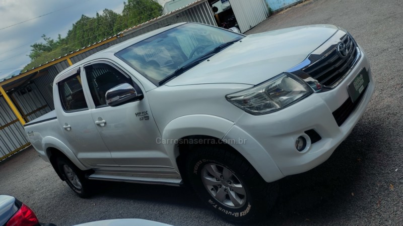 HILUX 2.7 SRV 4X4 CD 16V FLEX 4P AUTOMÁTICO - 2014 - SAPIRANGA