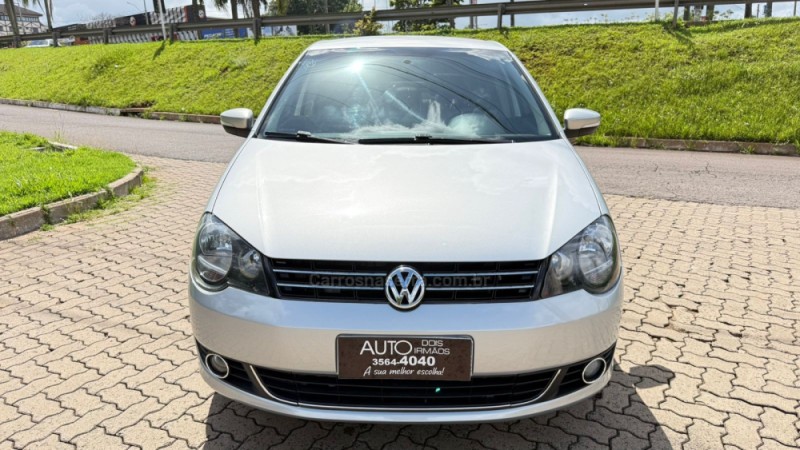 POLO SEDAN 1.6 MI COMFORTLINE 8V FLEX 4P MANUAL - 2013 - DOIS IRMãOS