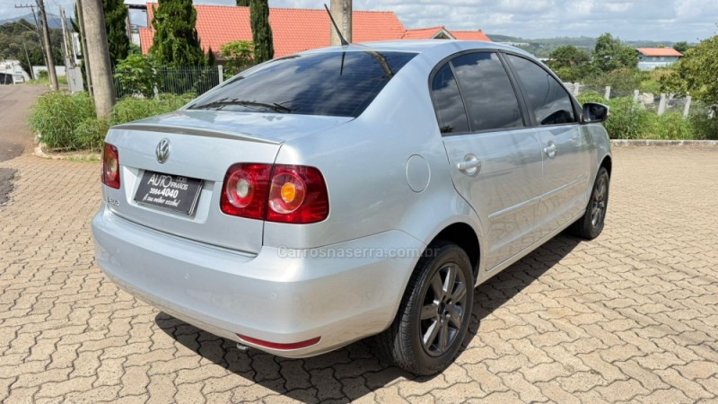 POLO SEDAN 1.6 MI COMFORTLINE 8V FLEX 4P MANUAL - 2013 - DOIS IRMãOS