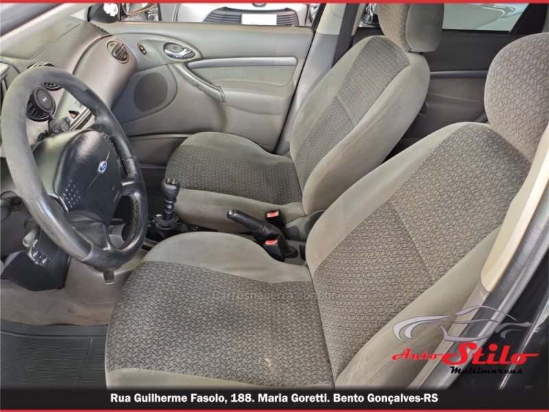 FOCUS 2.0 GHIA 16V GASOLINA 4P MANUAL - 2002 - BENTO GONçALVES