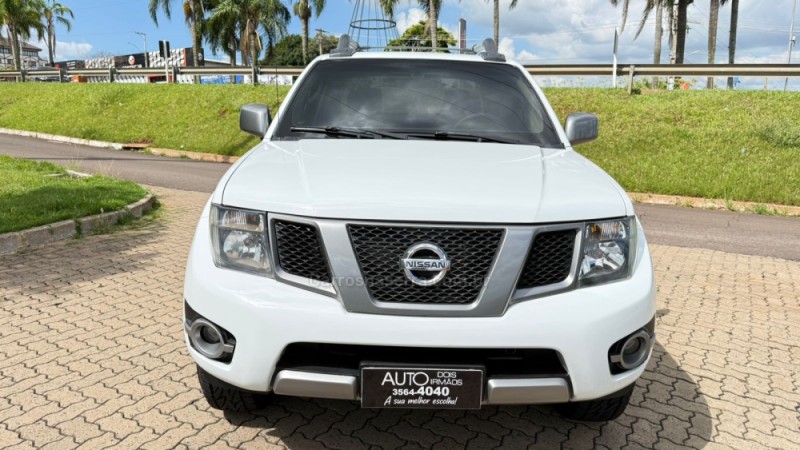 FRONTIER 2.5 SV ATTACK 4X4 CD TURBO ELETRONIC DIESEL 4P MANUAL - 2014 - DOIS IRMãOS