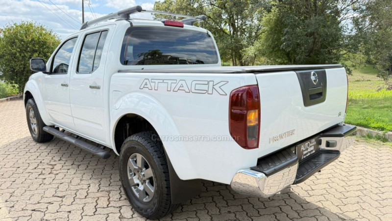 FRONTIER 2.5 SV ATTACK 4X4 CD TURBO ELETRONIC DIESEL 4P MANUAL - 2014 - DOIS IRMãOS