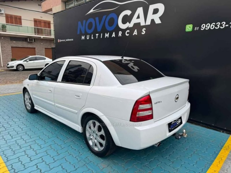 ASTRA 2.0 MPFI ADVANTAGE SEDAN 8V FLEX 4P MANUAL - 2011 - ESTâNCIA VELHA